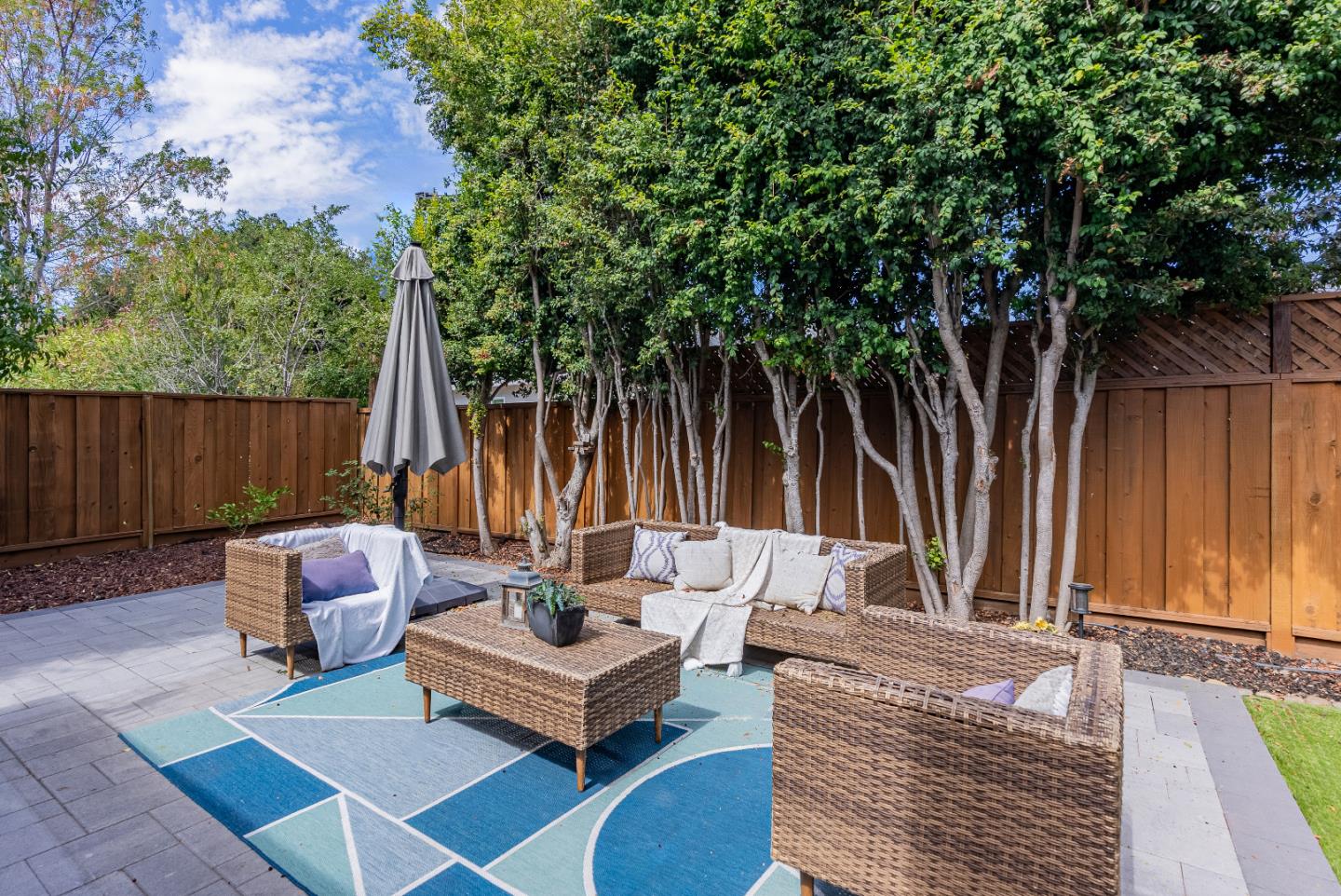 Detail Gallery Image 30 of 36 For 766 Cuesta Dr, Mountain View,  CA 94040 - 3 Beds | 2 Baths