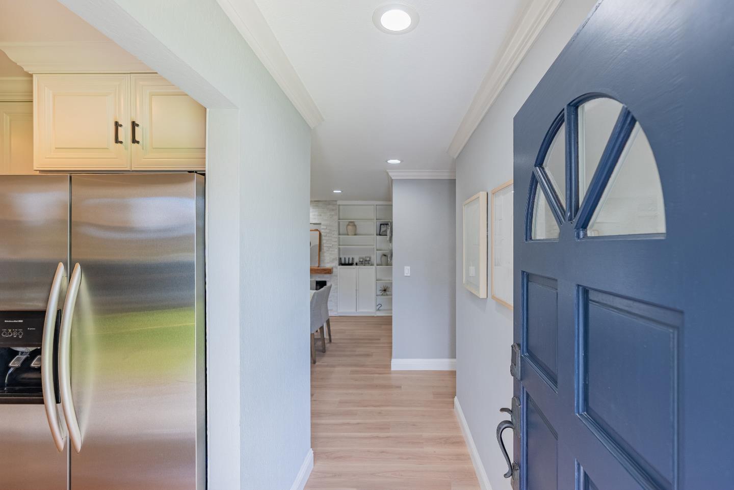 Detail Gallery Image 4 of 36 For 766 Cuesta Dr, Mountain View,  CA 94040 - 3 Beds | 2 Baths