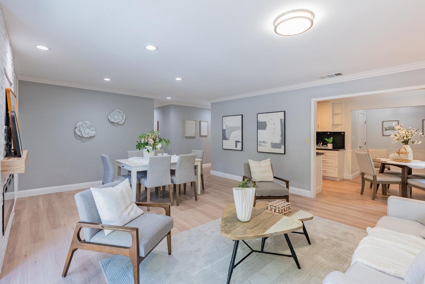 Detail Gallery Image 9 of 36 For 766 Cuesta Dr, Mountain View,  CA 94040 - 3 Beds | 2 Baths