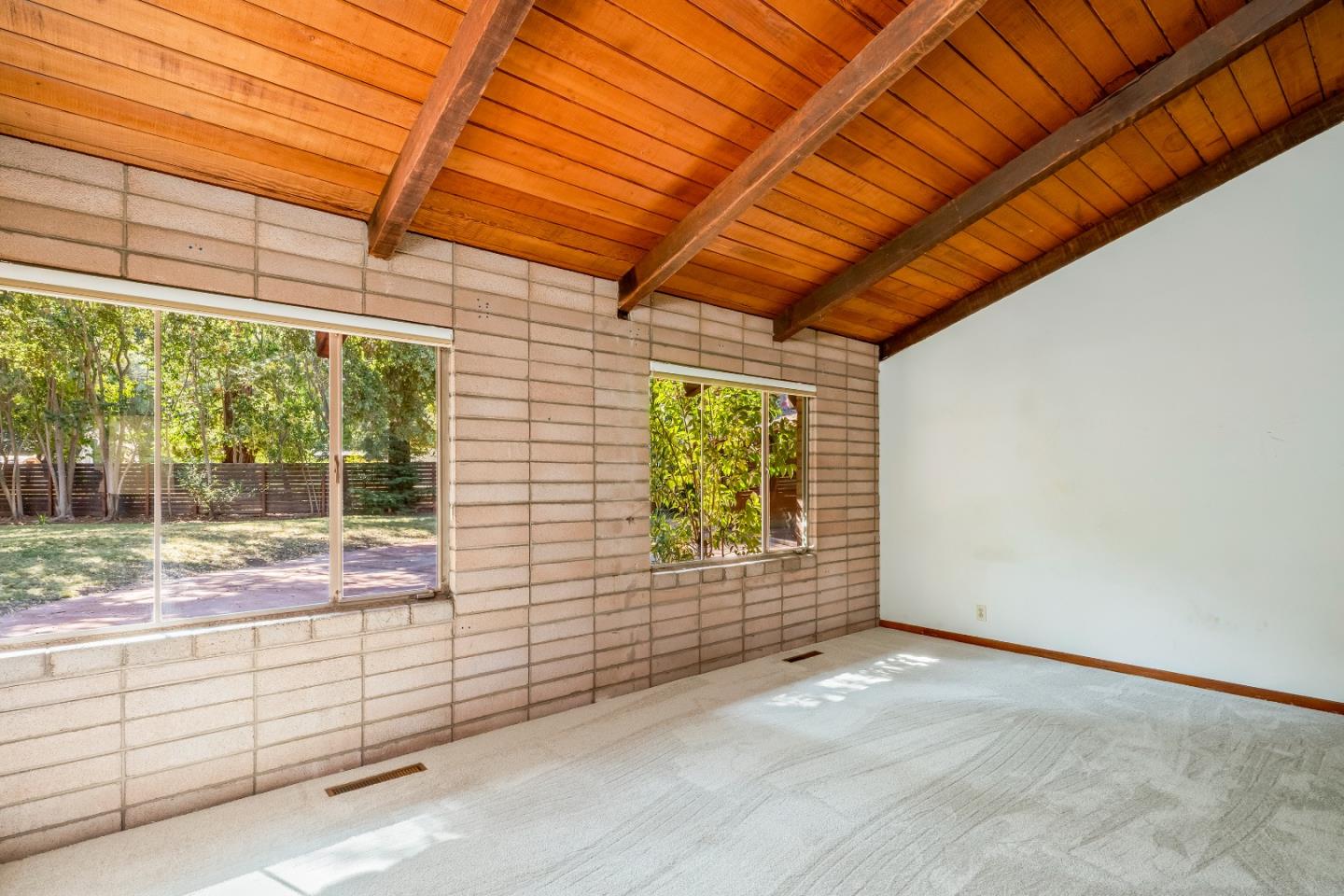 Detail Gallery Image 11 of 21 For 25285 W Fremont Rd, Los Altos Hills,  CA 94022 - 5 Beds | 3 Baths