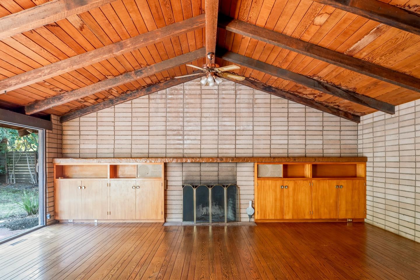 Detail Gallery Image 2 of 21 For 25285 W Fremont Rd, Los Altos Hills,  CA 94022 - 5 Beds | 3 Baths