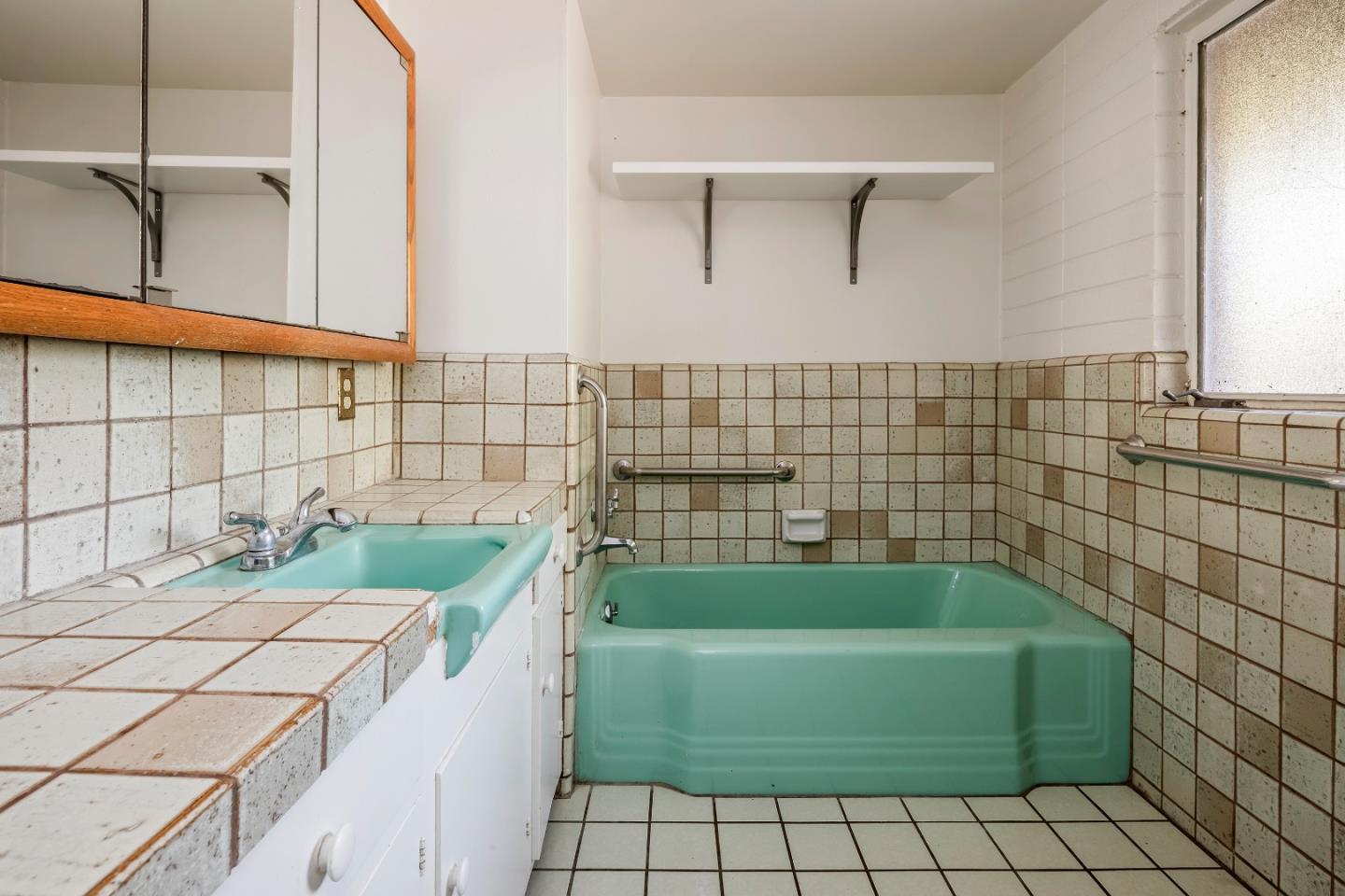 Detail Gallery Image 21 of 21 For 25285 W Fremont Rd, Los Altos Hills,  CA 94022 - 5 Beds | 3 Baths