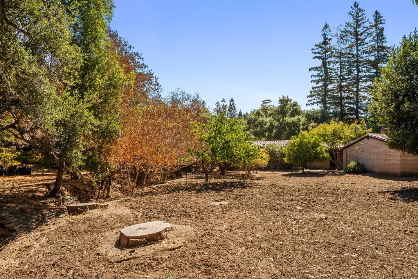 Detail Gallery Image 7 of 21 For 25285 W Fremont Rd, Los Altos Hills,  CA 94022 - 5 Beds | 3 Baths