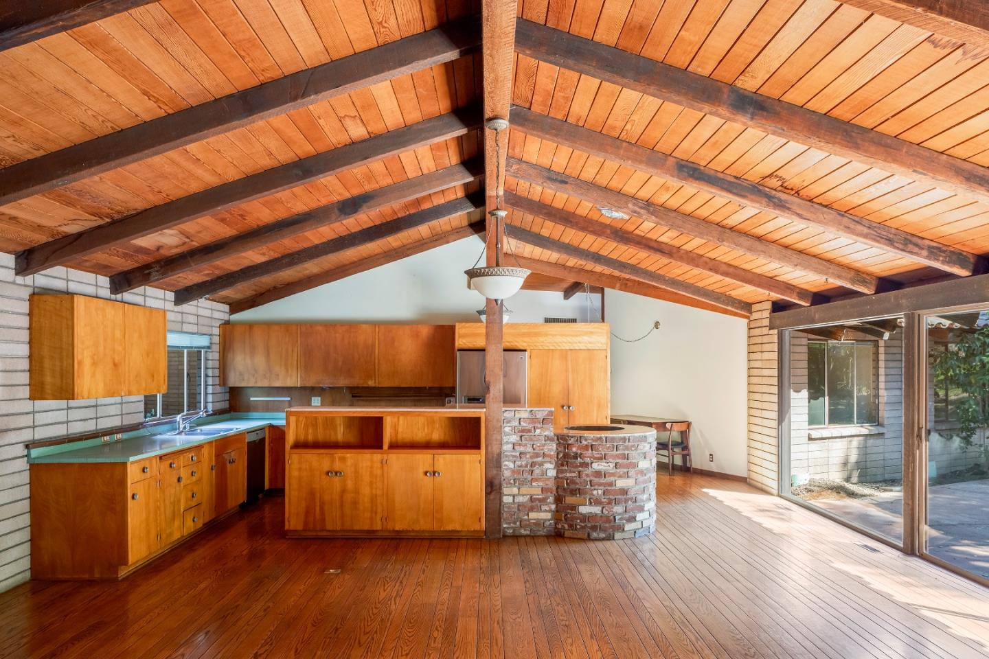 Detail Gallery Image 8 of 21 For 25285 W Fremont Rd, Los Altos Hills,  CA 94022 - 5 Beds | 3 Baths