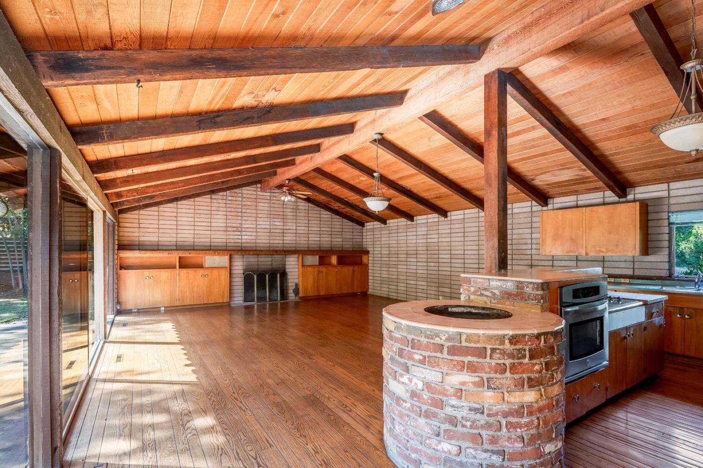 Detail Gallery Image 9 of 21 For 25285 W Fremont Rd, Los Altos Hills,  CA 94022 - 5 Beds | 3 Baths