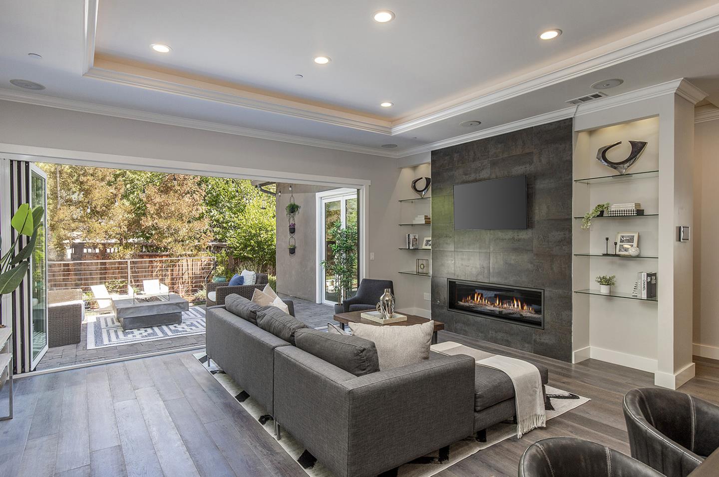 Detail Gallery Image 13 of 44 For 1848 Peacock Ave, Mountain View,  CA 94043 - 4 Beds | 3/1 Baths