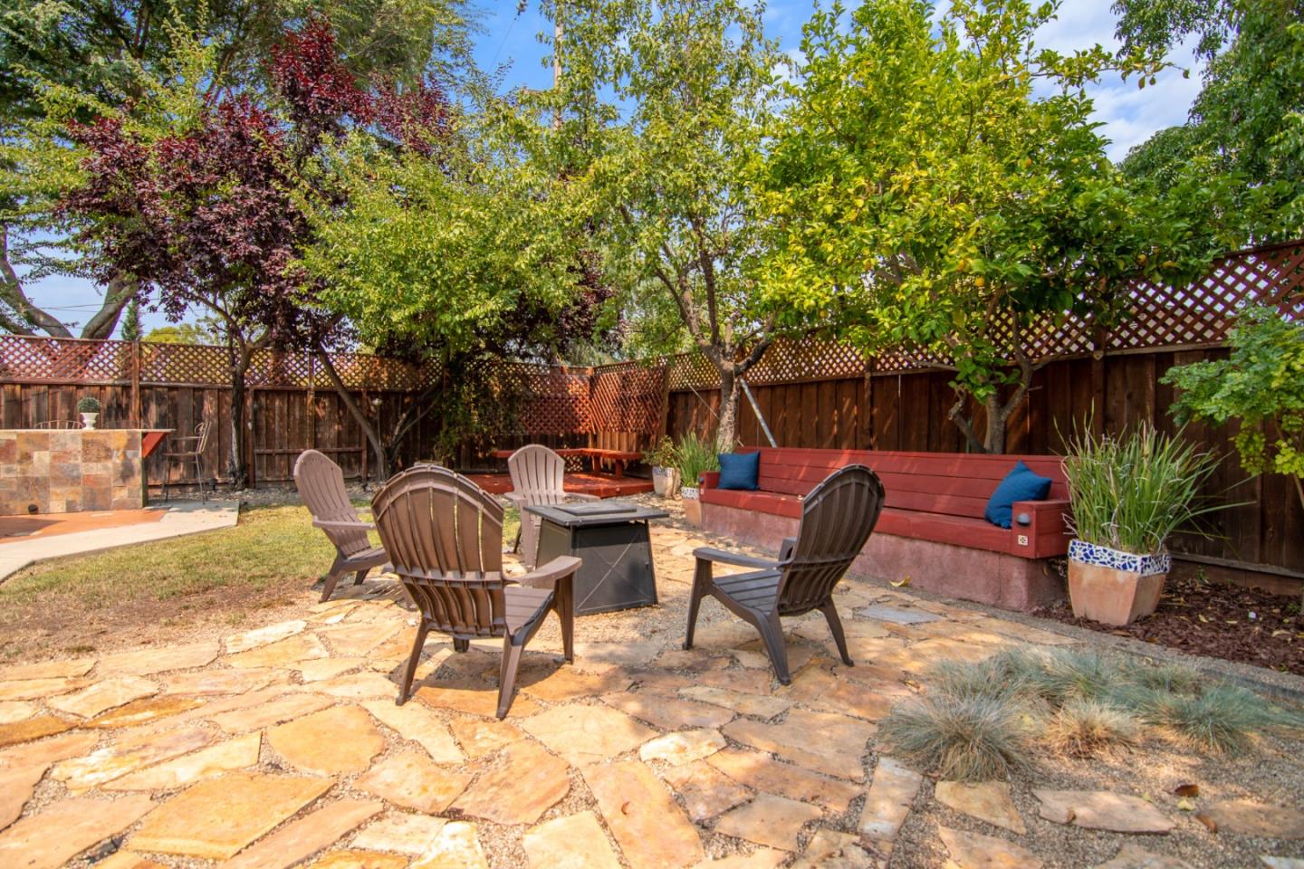 Detail Gallery Image 3 of 20 For 5774 Lilac Blossom Ln, San Jose,  CA 95124 - 3 Beds | 2 Baths