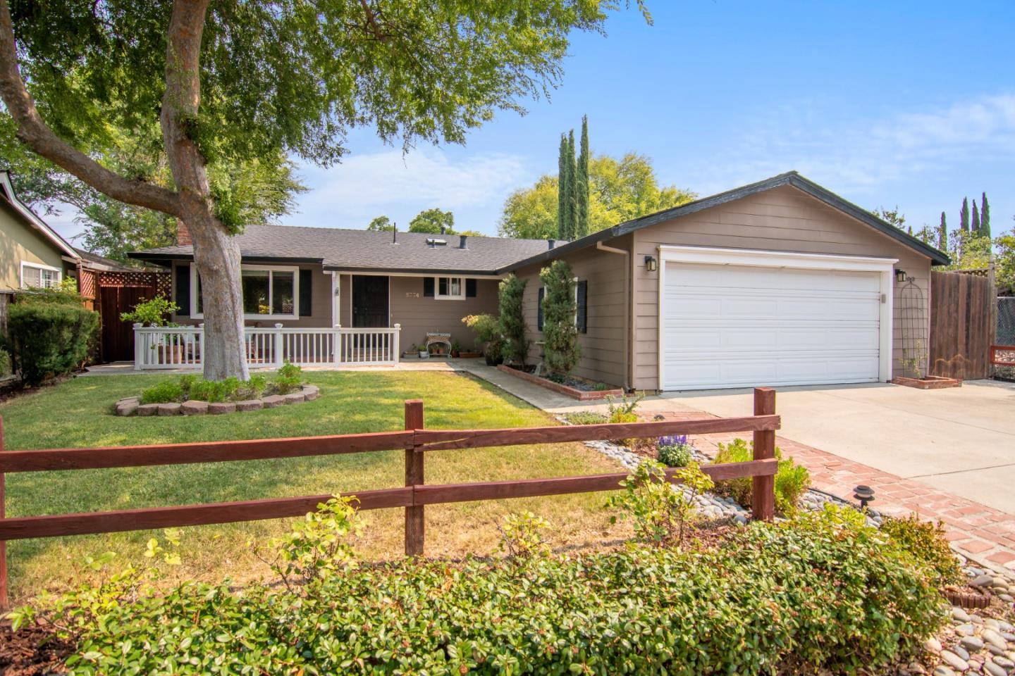 Detail Gallery Image 5 of 20 For 5774 Lilac Blossom Ln, San Jose,  CA 95124 - 3 Beds | 2 Baths