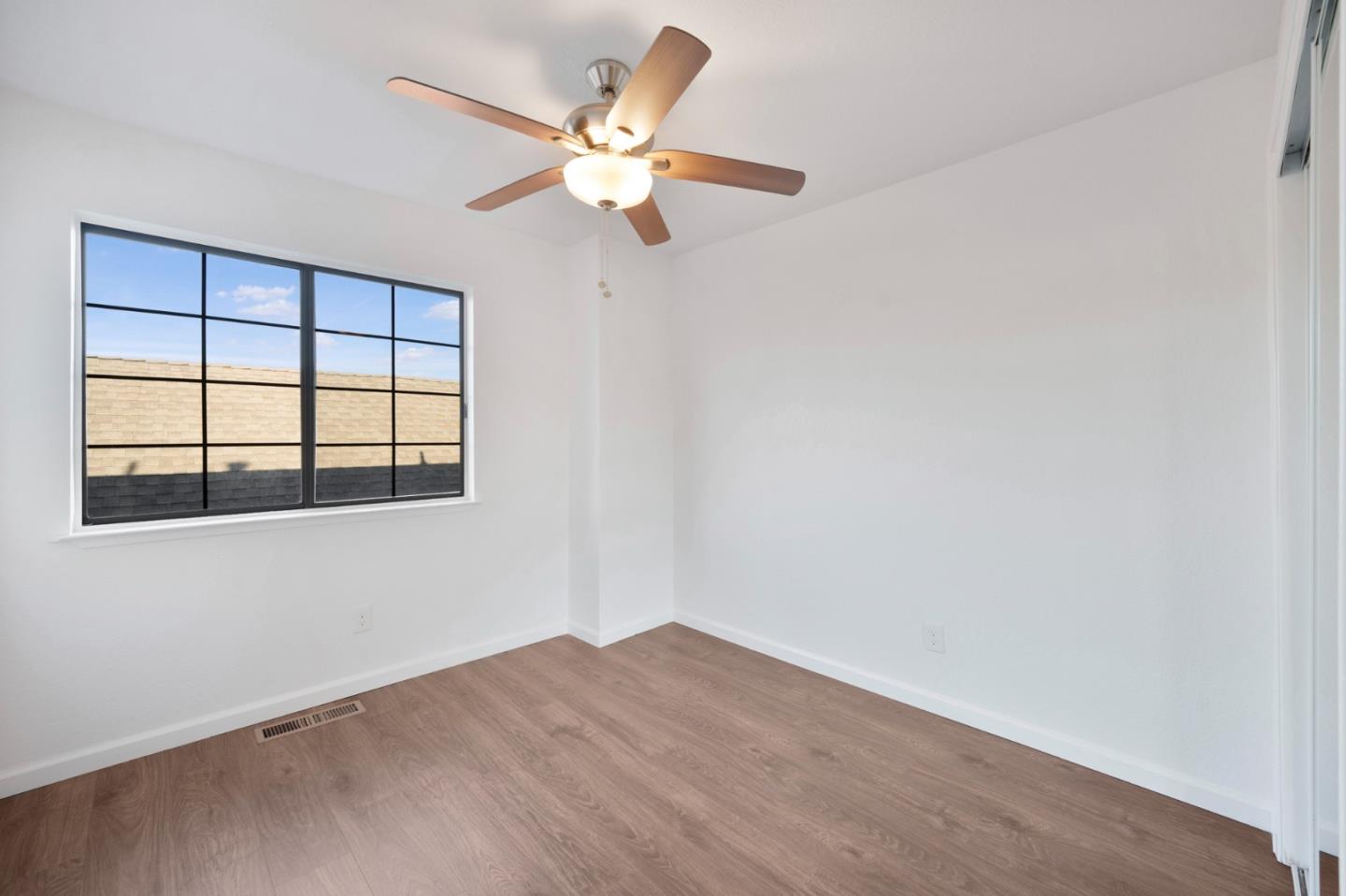 Detail Gallery Image 12 of 22 For 160 Gibson Dr #20,  Hollister,  CA 95023 - 3 Beds | 1/1 Baths