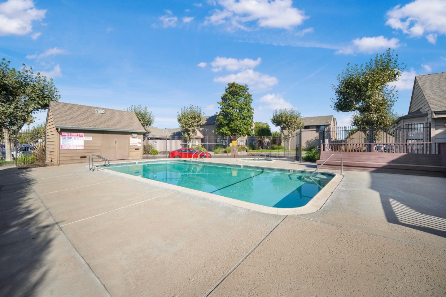 Detail Gallery Image 18 of 22 For 160 Gibson Dr #20,  Hollister,  CA 95023 - 3 Beds | 1/1 Baths