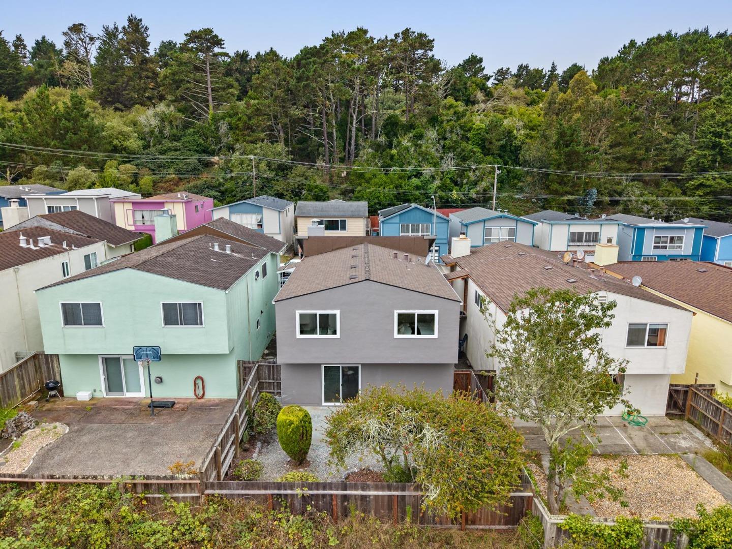 Detail Gallery Image 4 of 34 For 37 Canterbury Ave, Daly City,  CA 94015 - 3 Beds | 2 Baths