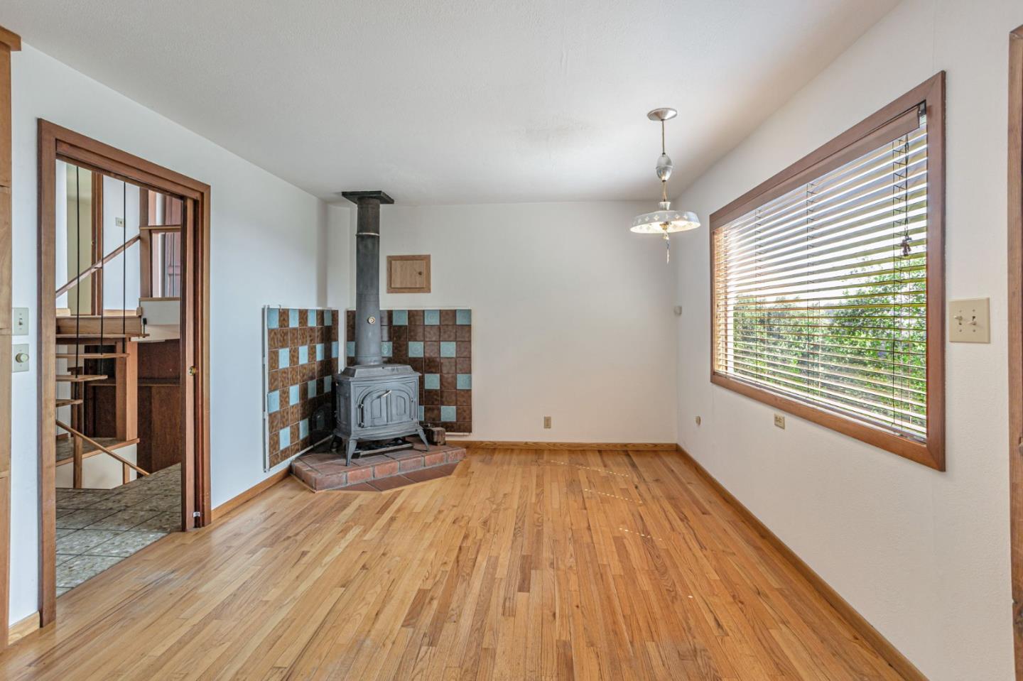 Detail Gallery Image 6 of 33 For 22178 Miller Ridge Rd, Los Gatos,  CA 95033 - 3 Beds | 2 Baths