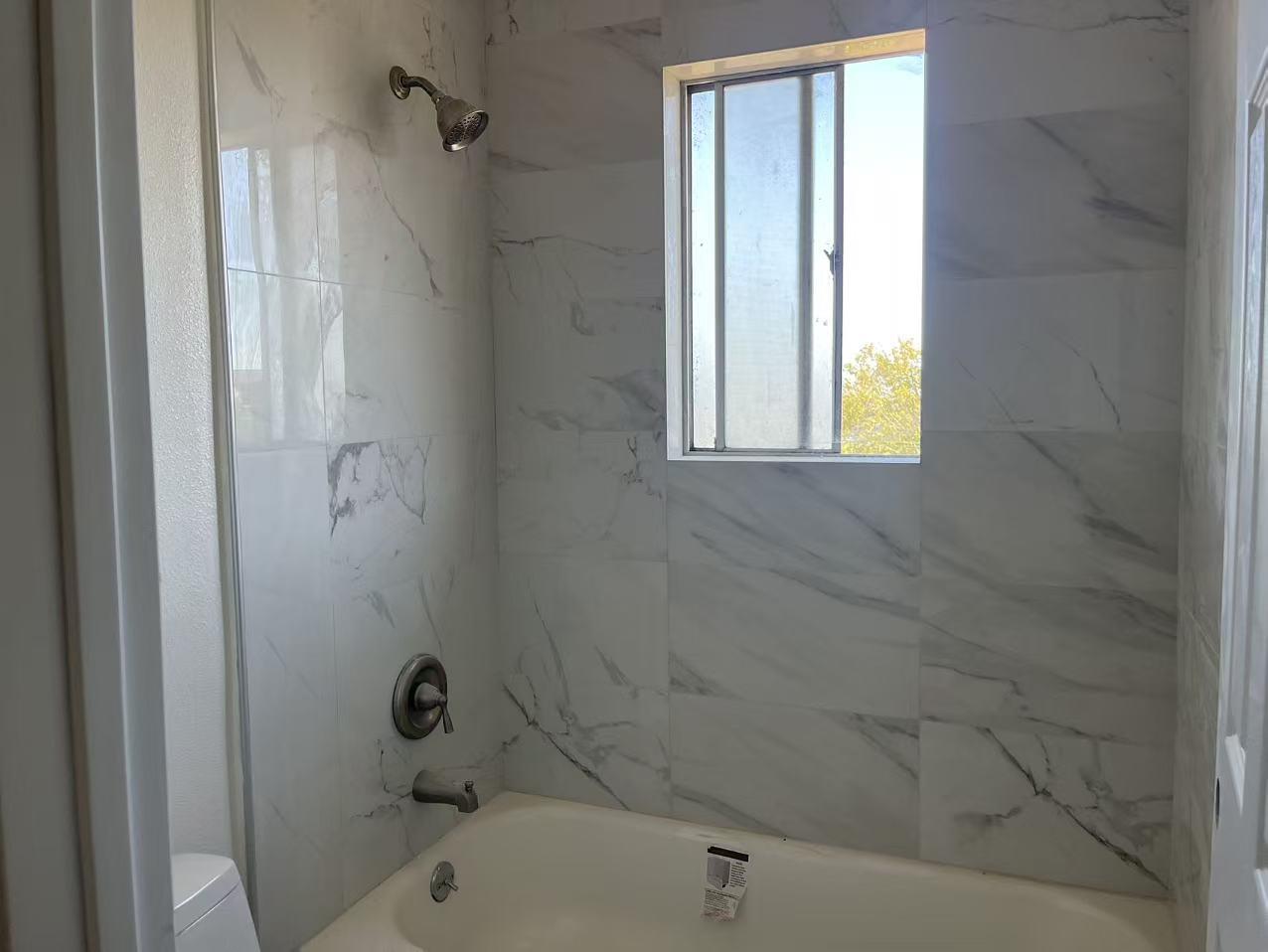 Detail Gallery Image 5 of 9 For 6253 Bayview Ave, San Pablo,  CA 94806 - 4 Beds | 2/1 Baths