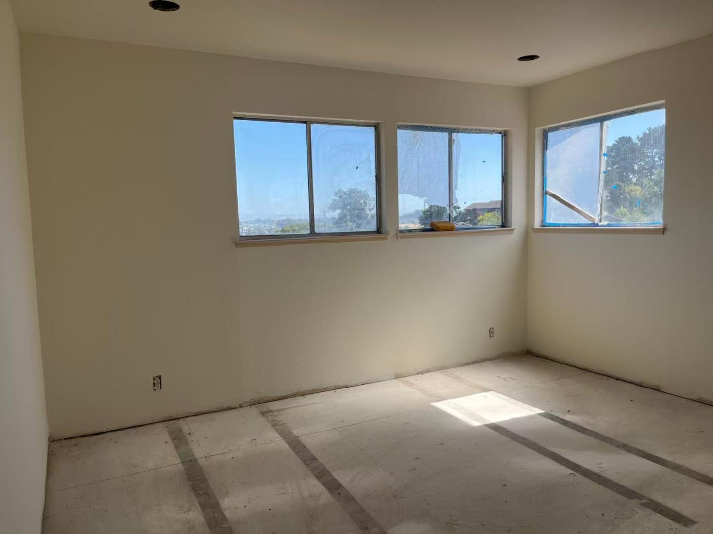 Detail Gallery Image 7 of 9 For 6253 Bayview Ave, San Pablo,  CA 94806 - 4 Beds | 2/1 Baths