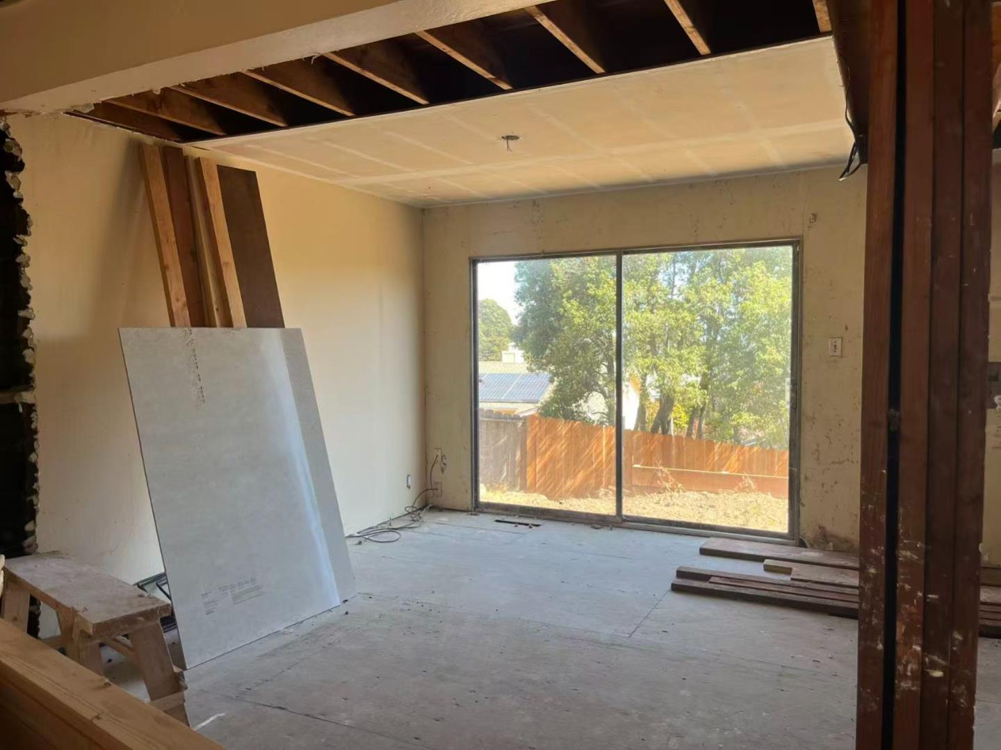 Detail Gallery Image 8 of 9 For 6253 Bayview Ave, San Pablo,  CA 94806 - 4 Beds | 2/1 Baths