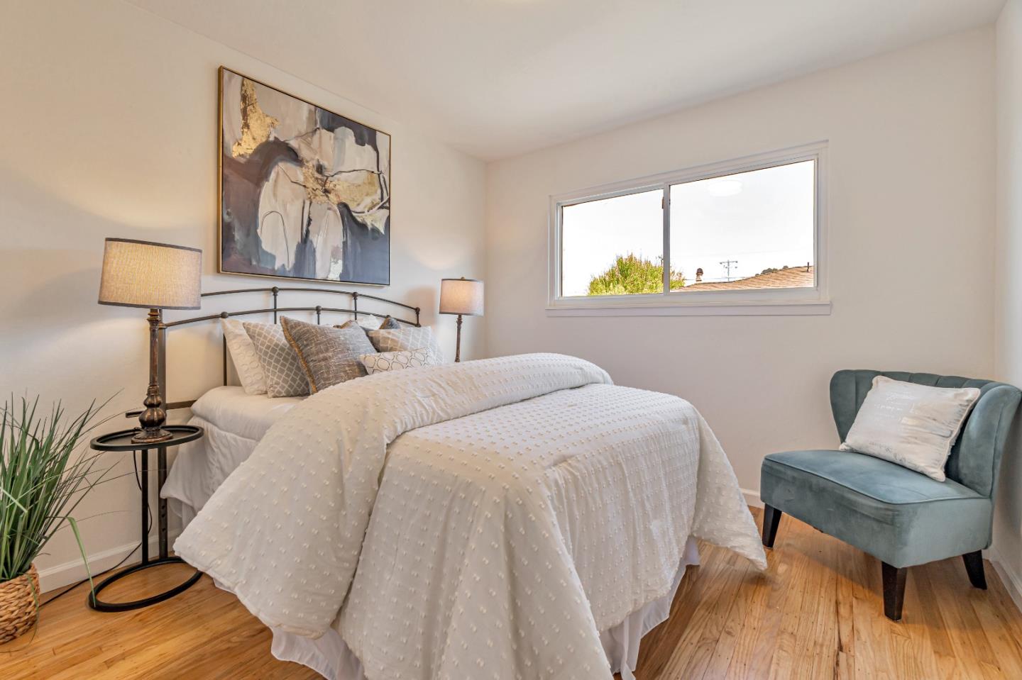 Detail Gallery Image 21 of 33 For 819 Standish Rd, Pacifica,  CA 94044 - 3 Beds | 2 Baths