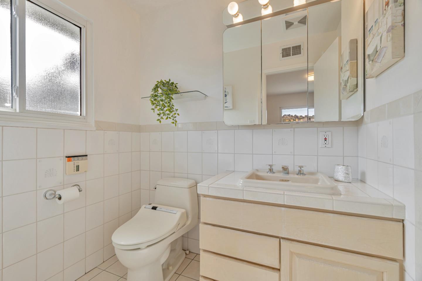 Detail Gallery Image 27 of 33 For 819 Standish Rd, Pacifica,  CA 94044 - 3 Beds | 2 Baths