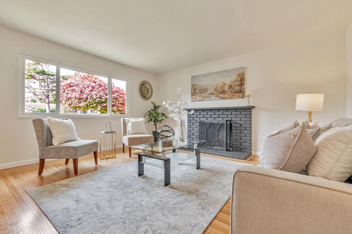 Detail Gallery Image 5 of 33 For 819 Standish Rd, Pacifica,  CA 94044 - 3 Beds | 2 Baths