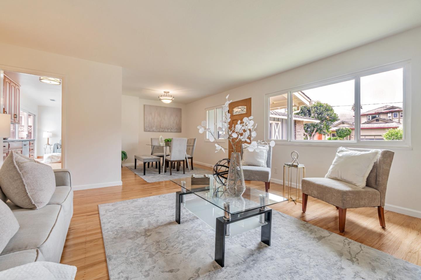 Detail Gallery Image 6 of 33 For 819 Standish Rd, Pacifica,  CA 94044 - 3 Beds | 2 Baths