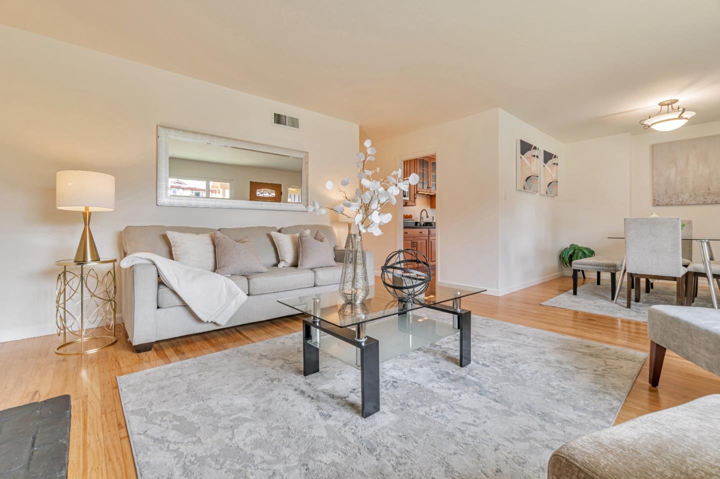 Detail Gallery Image 7 of 33 For 819 Standish Rd, Pacifica,  CA 94044 - 3 Beds | 2 Baths