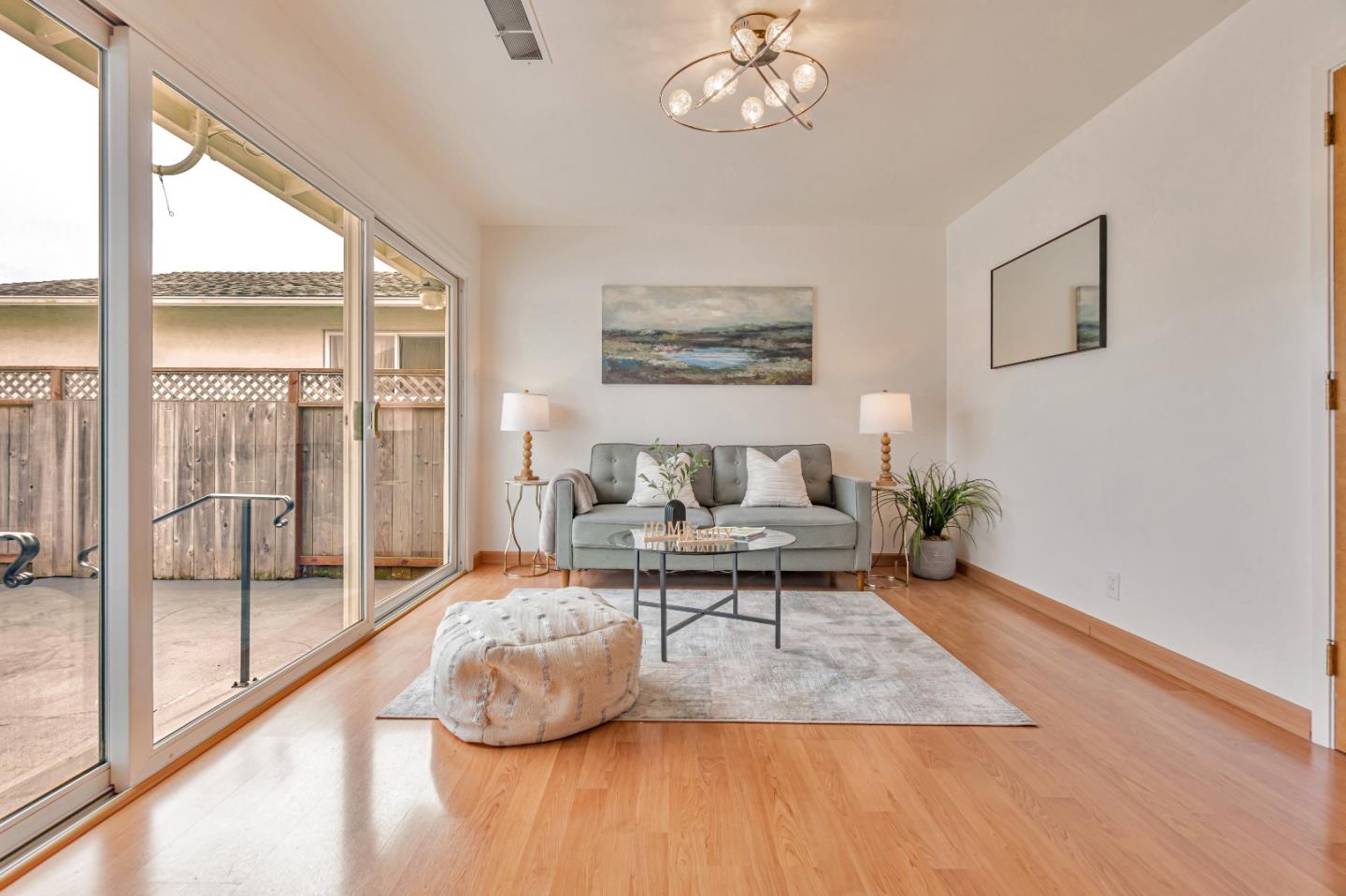 Detail Gallery Image 9 of 33 For 819 Standish Rd, Pacifica,  CA 94044 - 3 Beds | 2 Baths