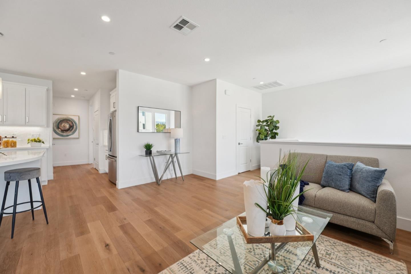 Detail Gallery Image 10 of 46 For 2930 Sanor Pl #112,  Santa Clara,  CA 95051 - 2 Beds | 2/1 Baths