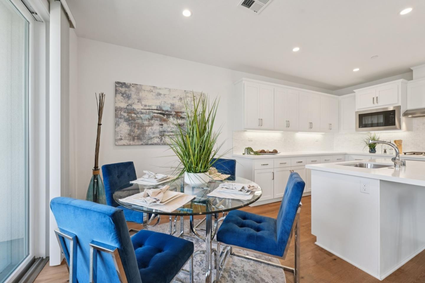 Detail Gallery Image 13 of 46 For 2930 Sanor Pl #112,  Santa Clara,  CA 95051 - 2 Beds | 2/1 Baths