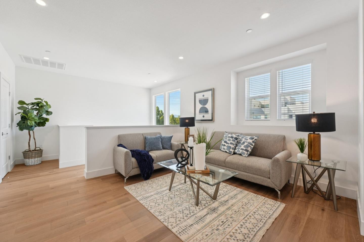 Detail Gallery Image 7 of 46 For 2930 Sanor Pl #112,  Santa Clara,  CA 95051 - 2 Beds | 2/1 Baths