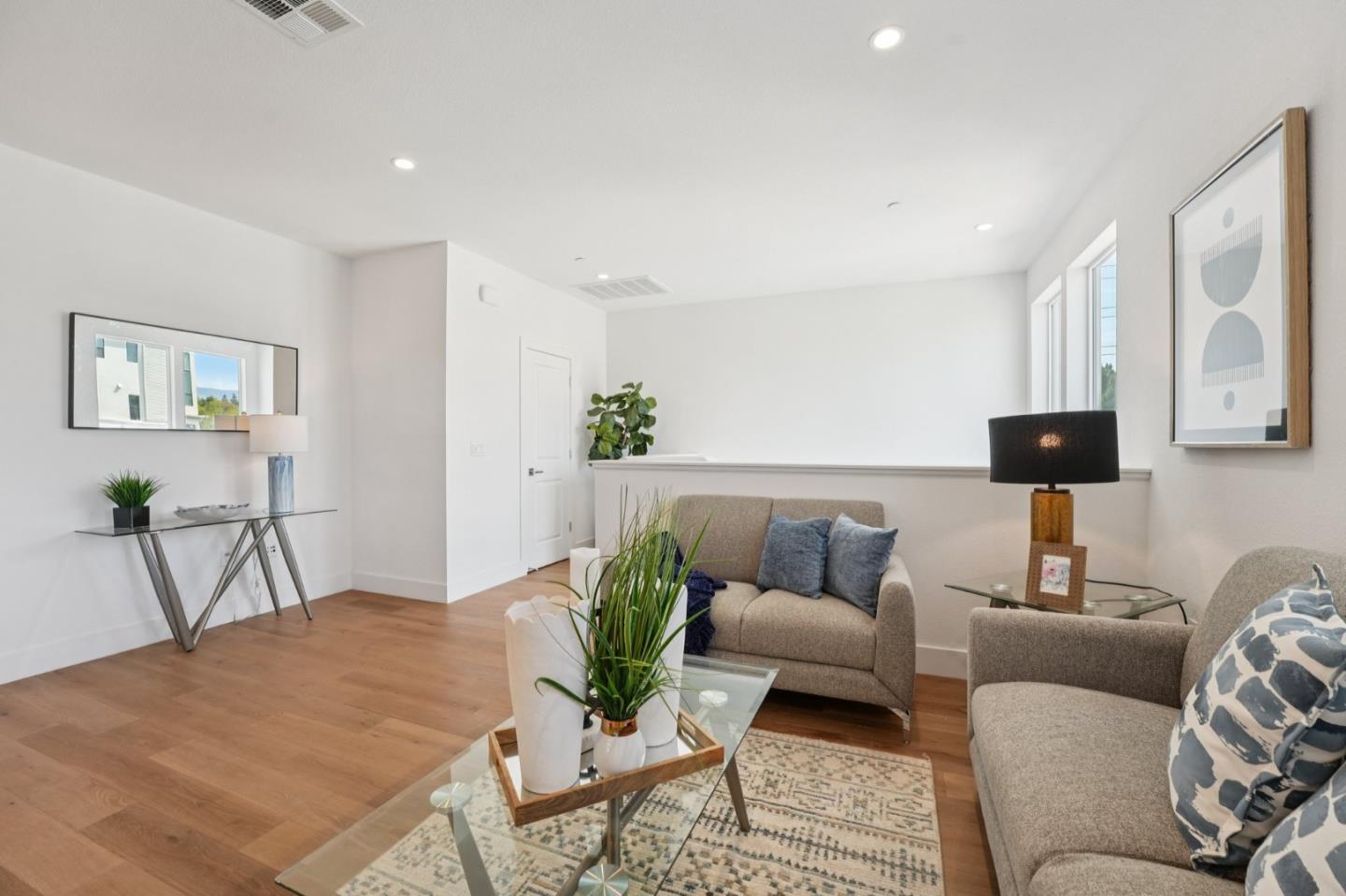 Detail Gallery Image 9 of 46 For 2930 Sanor Pl #112,  Santa Clara,  CA 95051 - 2 Beds | 2/1 Baths