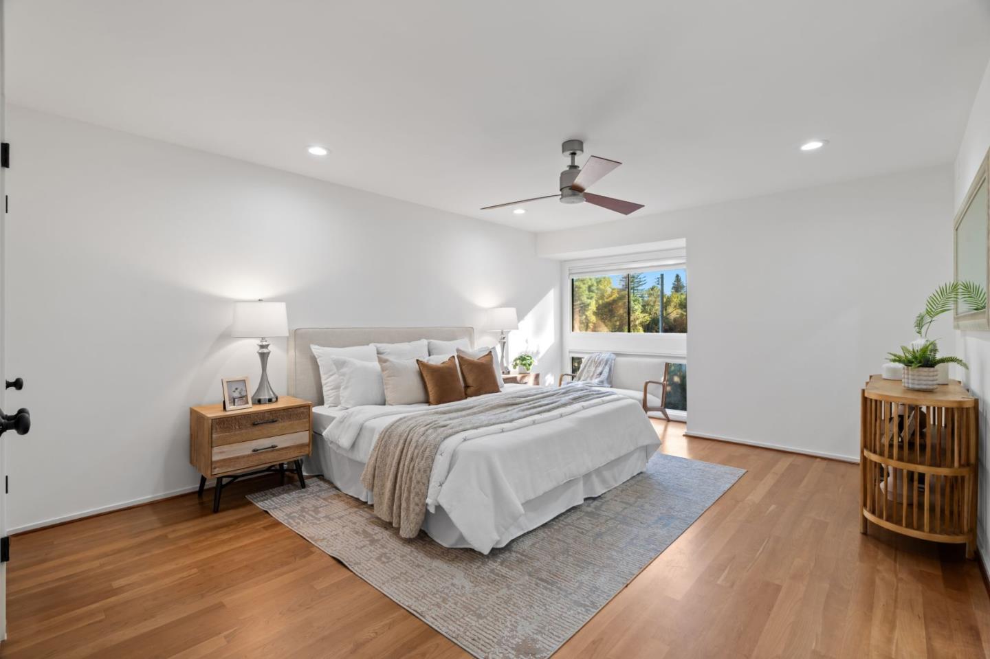 Detail Gallery Image 19 of 40 For 2146 Sand Hill Rd, Menlo Park,  CA 94025 - 3 Beds | 2/1 Baths
