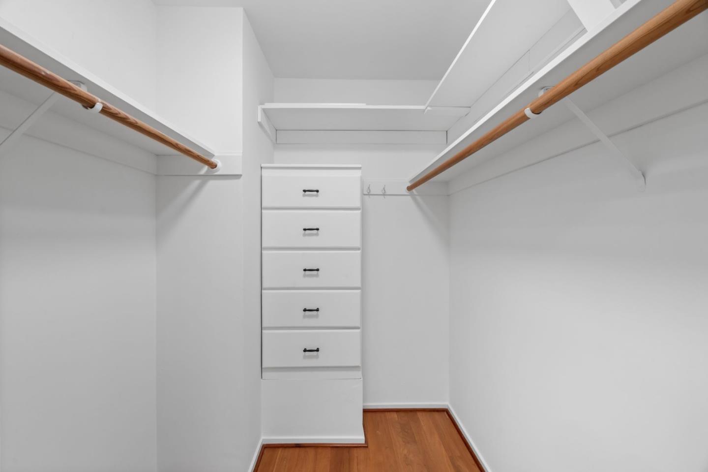 Detail Gallery Image 26 of 40 For 2146 Sand Hill Rd, Menlo Park,  CA 94025 - 3 Beds | 2/1 Baths
