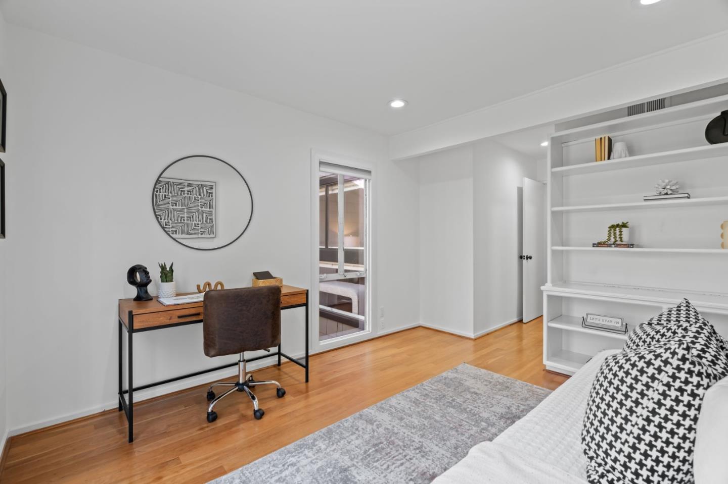 Detail Gallery Image 31 of 40 For 2146 Sand Hill Rd, Menlo Park,  CA 94025 - 3 Beds | 2/1 Baths