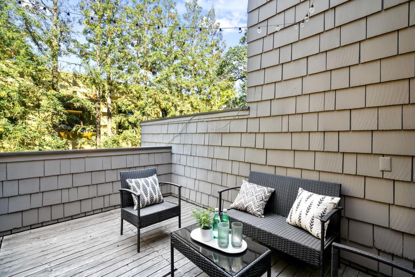 Detail Gallery Image 35 of 40 For 2146 Sand Hill Rd, Menlo Park,  CA 94025 - 3 Beds | 2/1 Baths