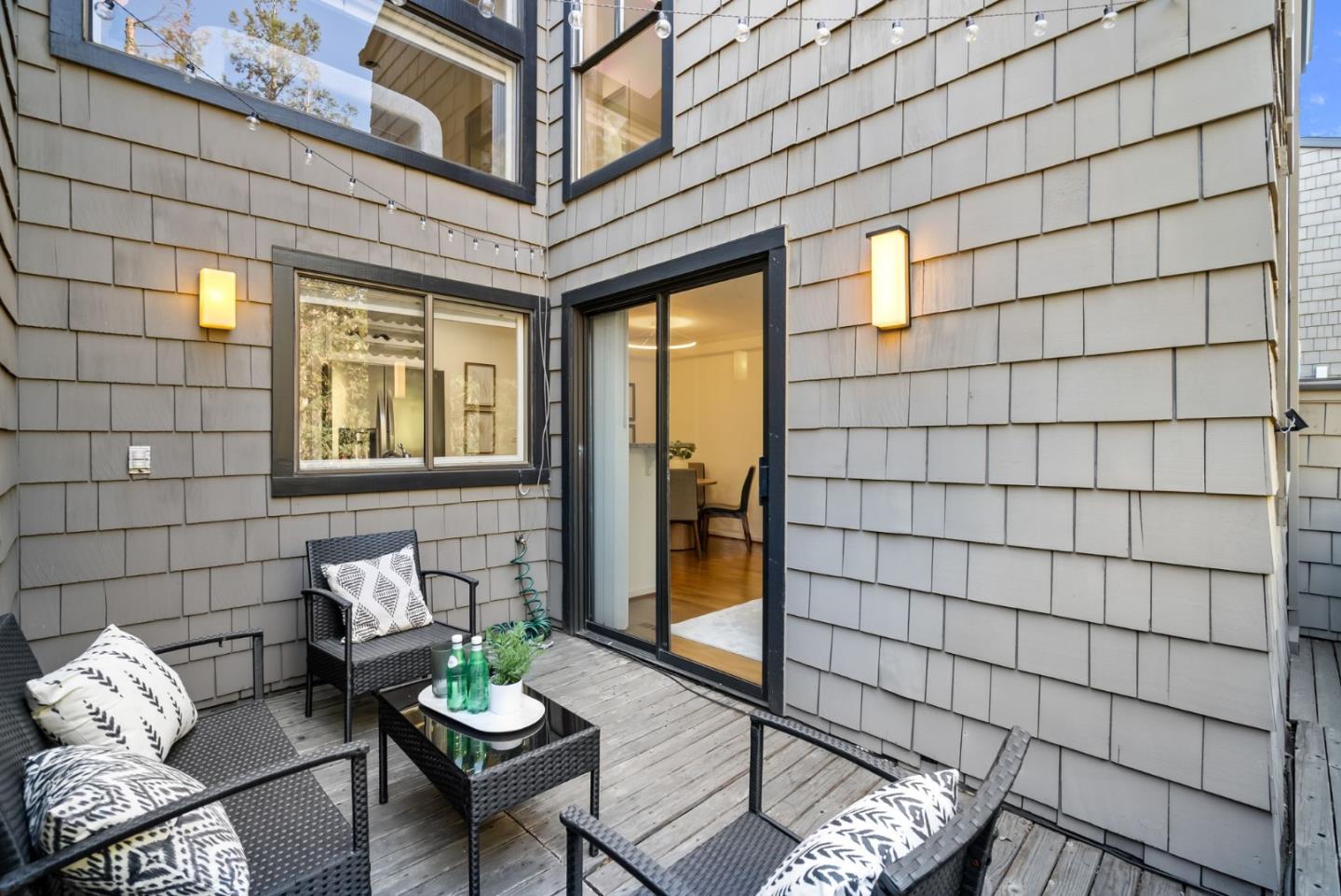 Detail Gallery Image 36 of 40 For 2146 Sand Hill Rd, Menlo Park,  CA 94025 - 3 Beds | 2/1 Baths