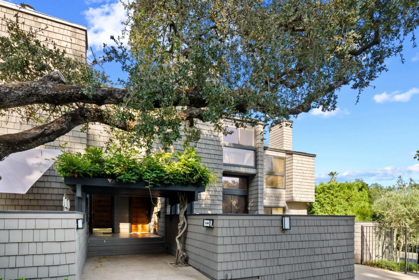 Detail Gallery Image 37 of 40 For 2146 Sand Hill Rd, Menlo Park,  CA 94025 - 3 Beds | 2/1 Baths