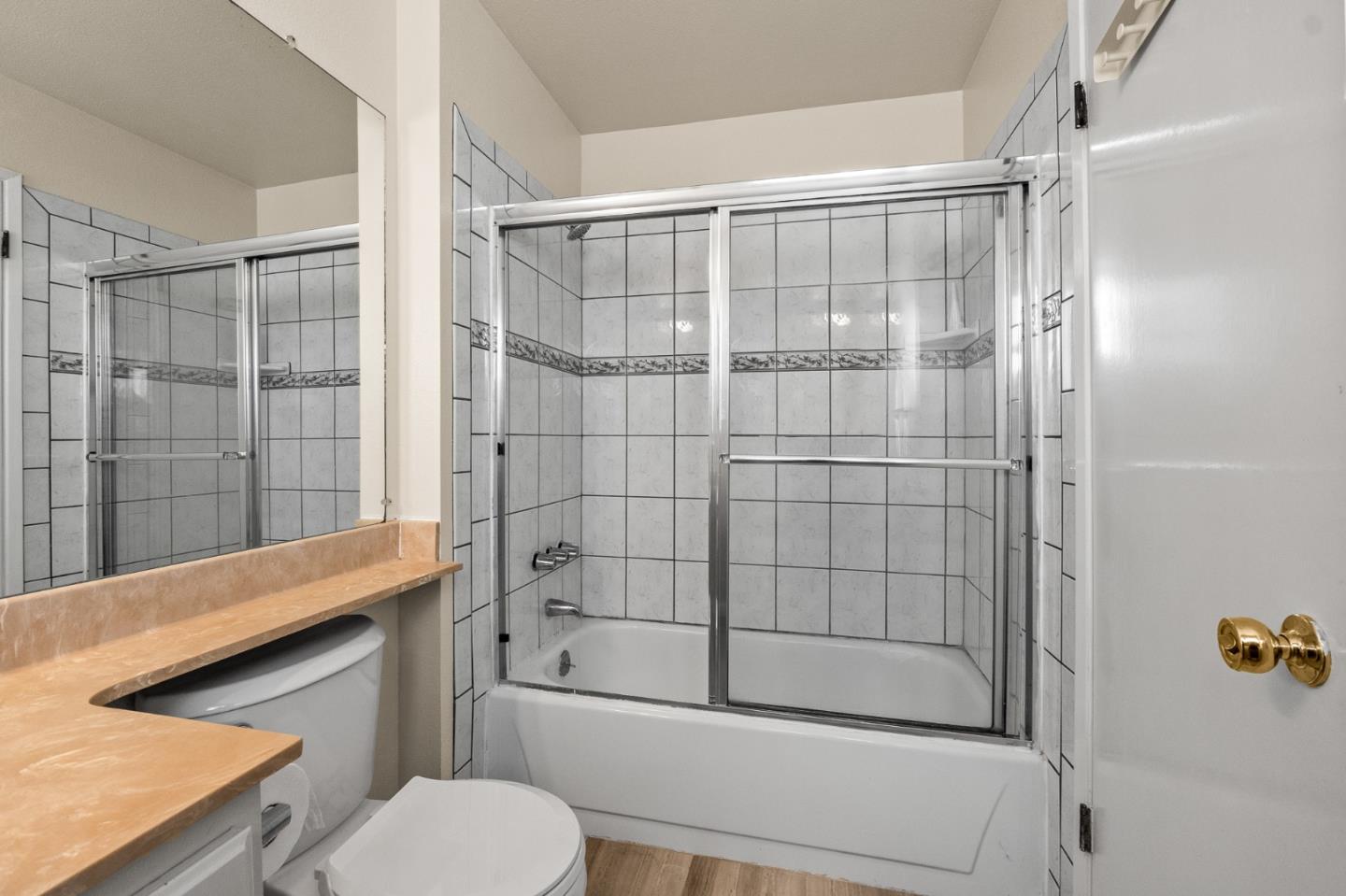 Detail Gallery Image 17 of 26 For 112 Crown Cir, South San Francisco,  CA 94080 - 2 Beds | 2/1 Baths