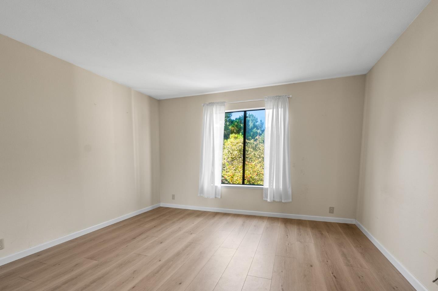 Detail Gallery Image 19 of 26 For 112 Crown Cir, South San Francisco,  CA 94080 - 2 Beds | 2/1 Baths