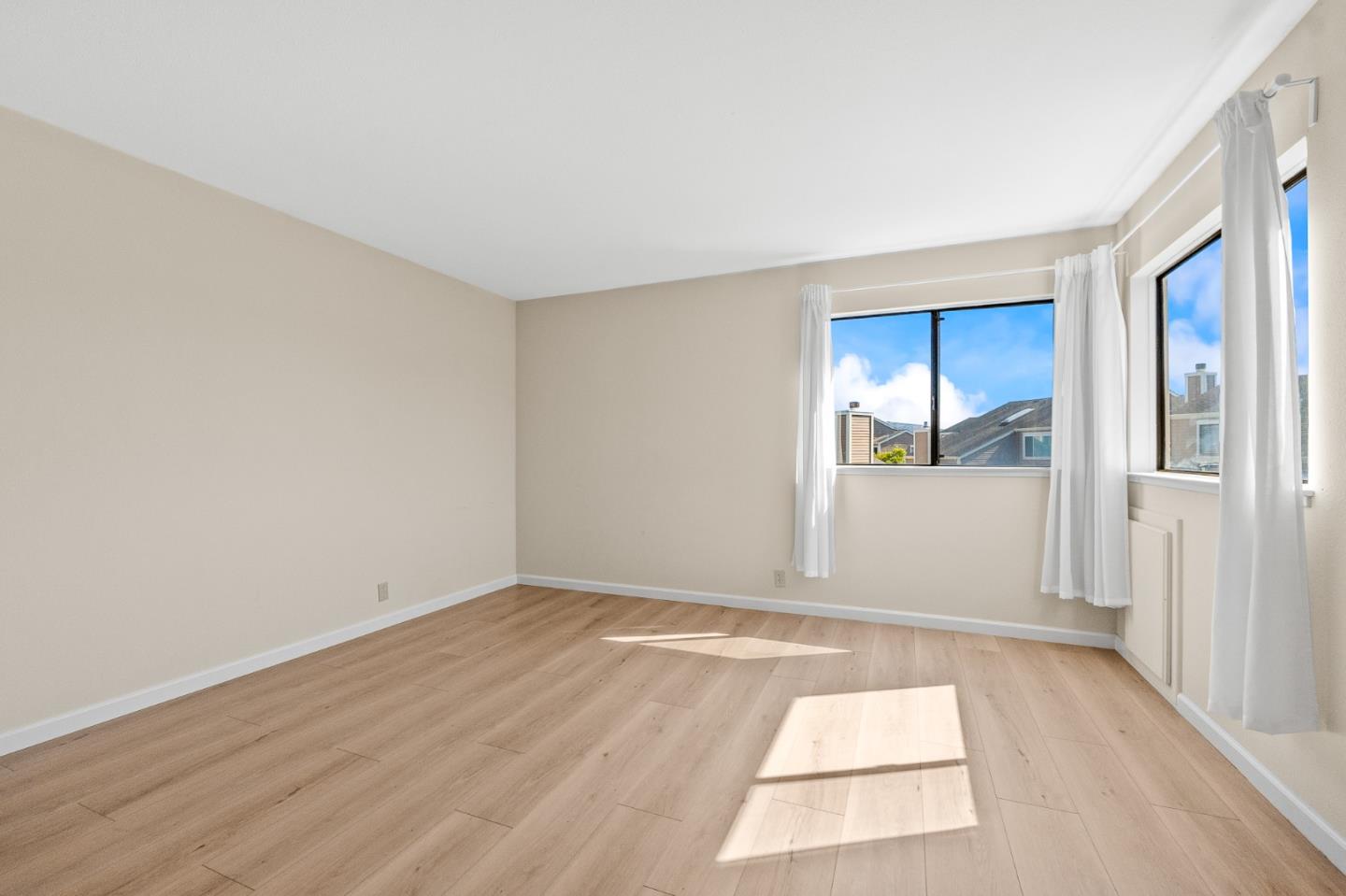 Detail Gallery Image 21 of 26 For 112 Crown Cir, South San Francisco,  CA 94080 - 2 Beds | 2/1 Baths