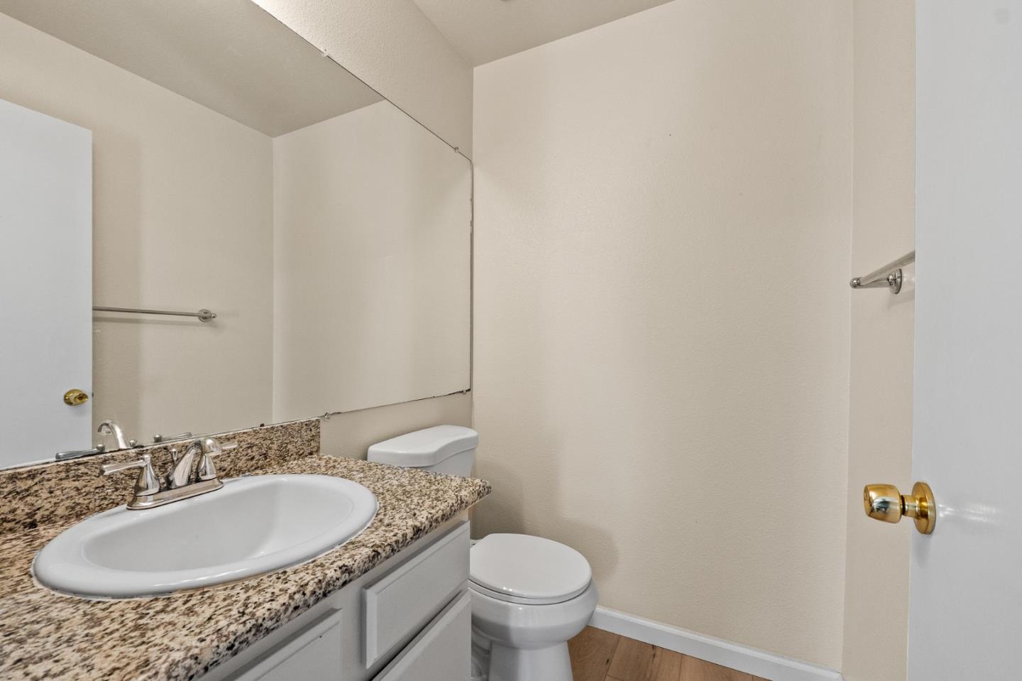Detail Gallery Image 6 of 26 For 112 Crown Cir, South San Francisco,  CA 94080 - 2 Beds | 2/1 Baths