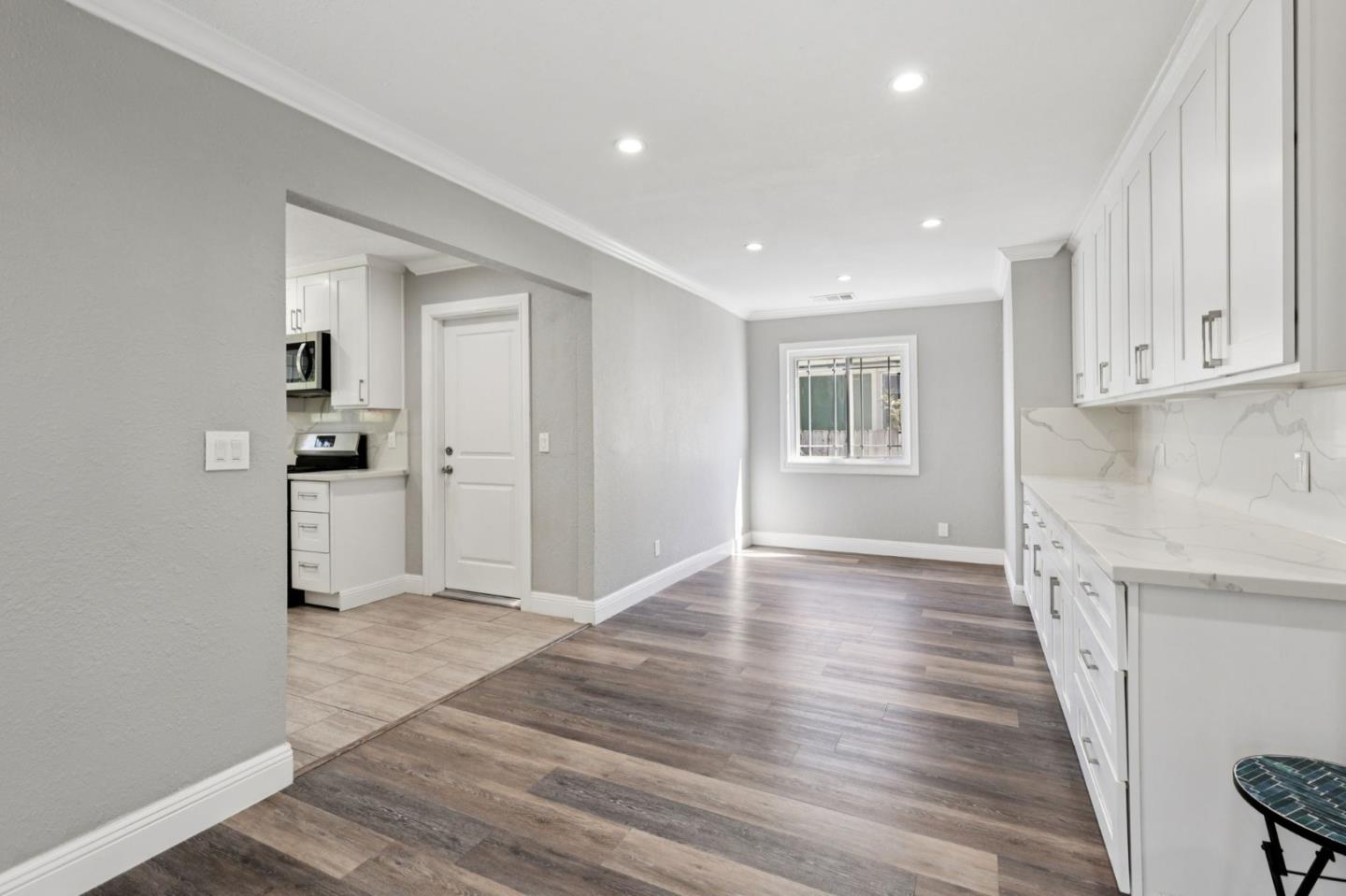 Detail Gallery Image 14 of 38 For 1120 Alberni St, East Palo Alto,  CA 94303 - 5 Beds | 3 Baths