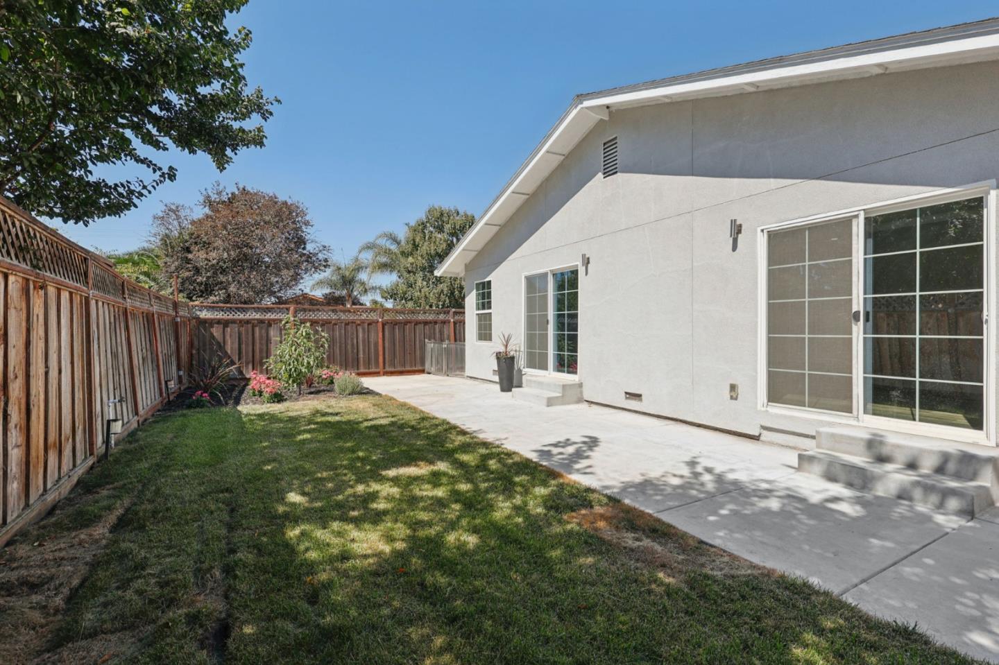 Detail Gallery Image 43 of 45 For 1120 Alberni St, East Palo Alto,  CA 94303 - 5 Beds | 3 Baths