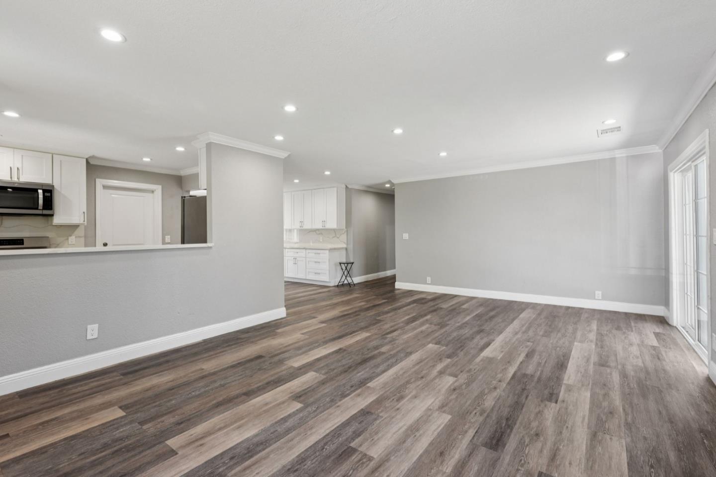Detail Gallery Image 6 of 38 For 1120 Alberni St, East Palo Alto,  CA 94303 - 5 Beds | 3 Baths