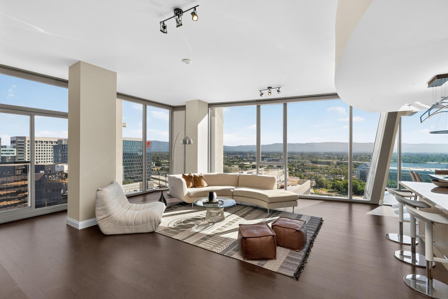 Detail Gallery Image 10 of 44 For 38 N Almaden Blvd #2001,  San Jose,  CA 95110 - 3 Beds | 2 Baths