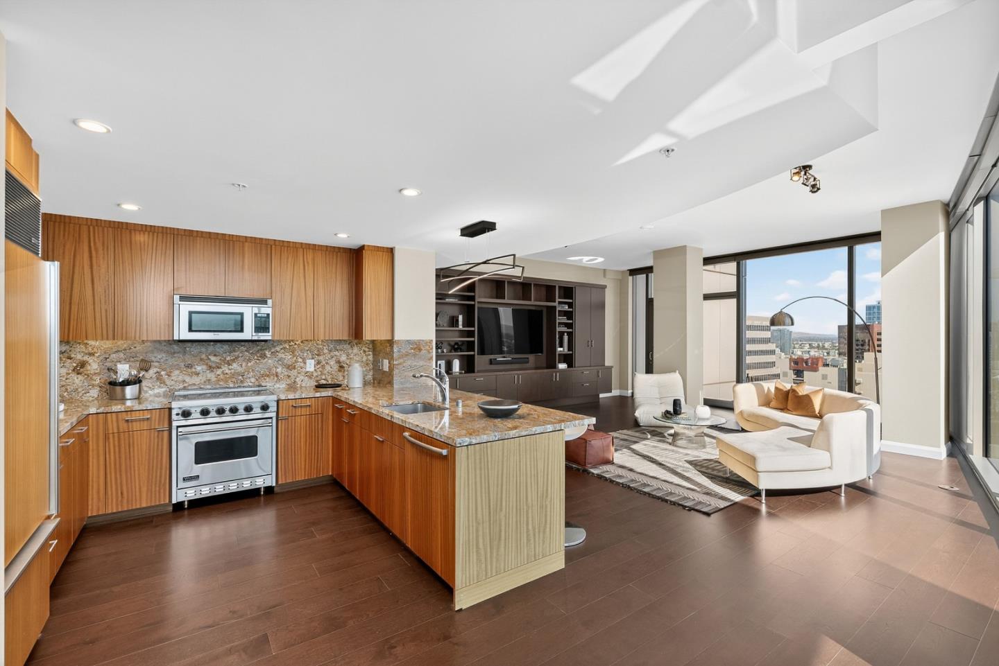 Detail Gallery Image 25 of 44 For 38 N Almaden Blvd #2001,  San Jose,  CA 95110 - 3 Beds | 2 Baths