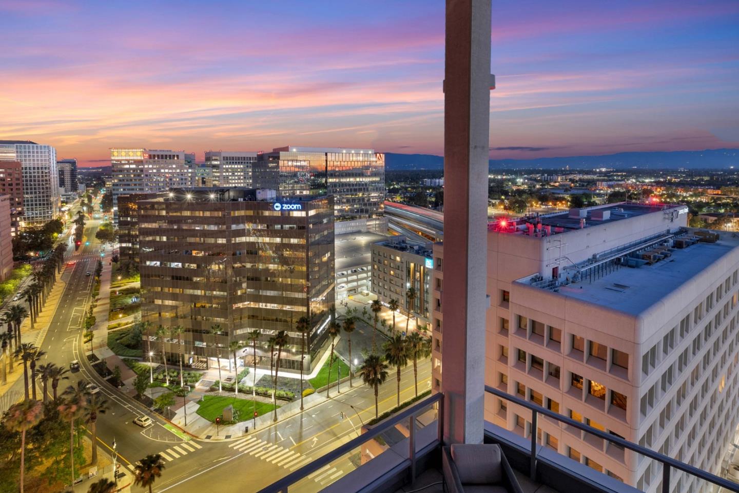 Detail Gallery Image 4 of 44 For 38 N Almaden Blvd #2001,  San Jose,  CA 95110 - 3 Beds | 2 Baths