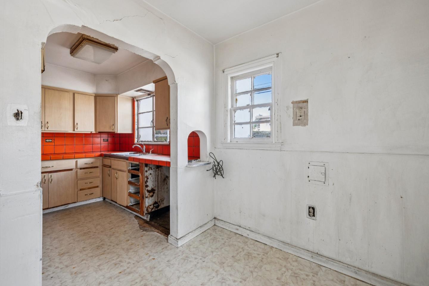 Detail Gallery Image 17 of 62 For 314 E Santa Inez Ave, San Mateo,  CA 94401 - 3 Beds | 2/1 Baths