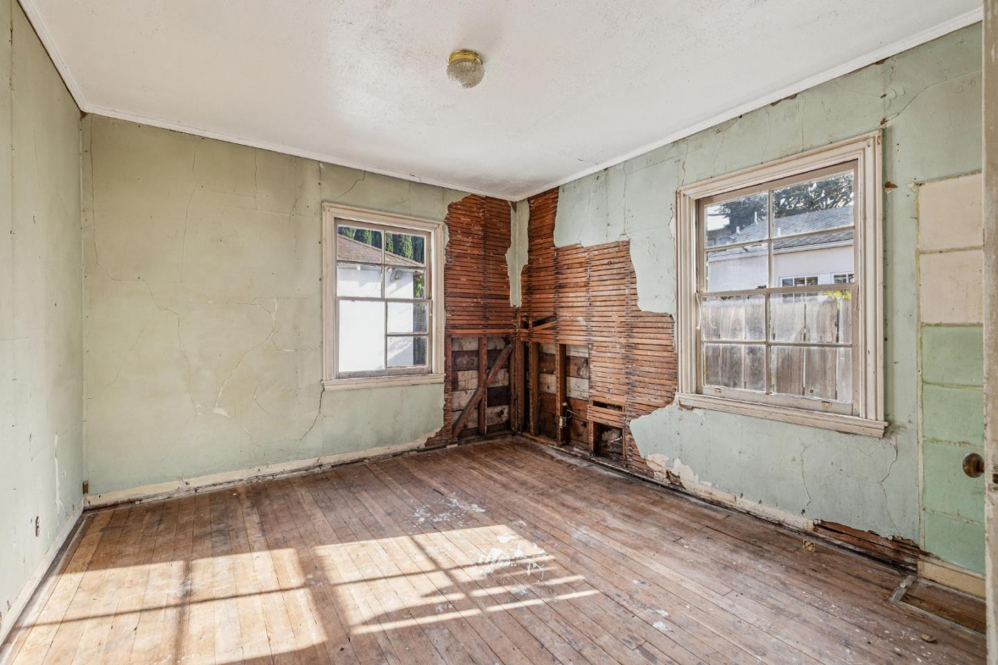Detail Gallery Image 18 of 62 For 314 E Santa Inez Ave, San Mateo,  CA 94401 - 3 Beds | 2/1 Baths