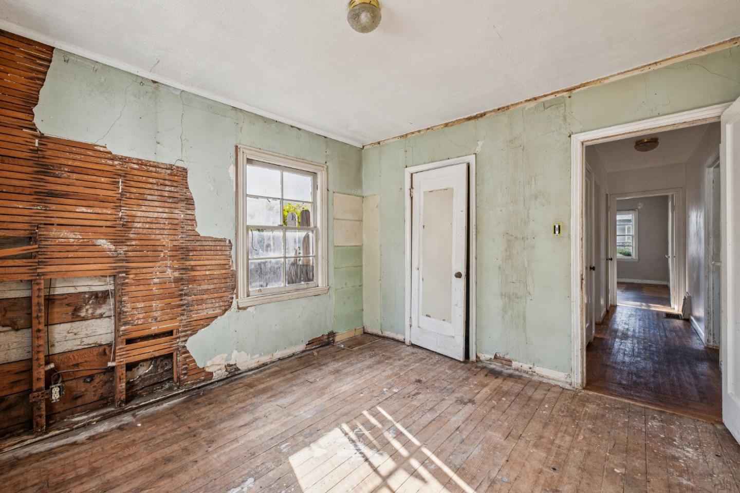 Detail Gallery Image 20 of 62 For 314 E Santa Inez Ave, San Mateo,  CA 94401 - 3 Beds | 2/1 Baths