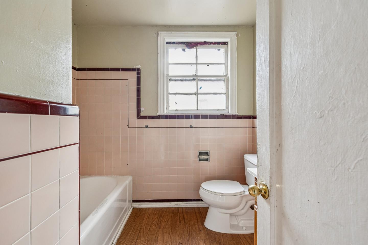Detail Gallery Image 21 of 62 For 314 E Santa Inez Ave, San Mateo,  CA 94401 - 3 Beds | 2/1 Baths