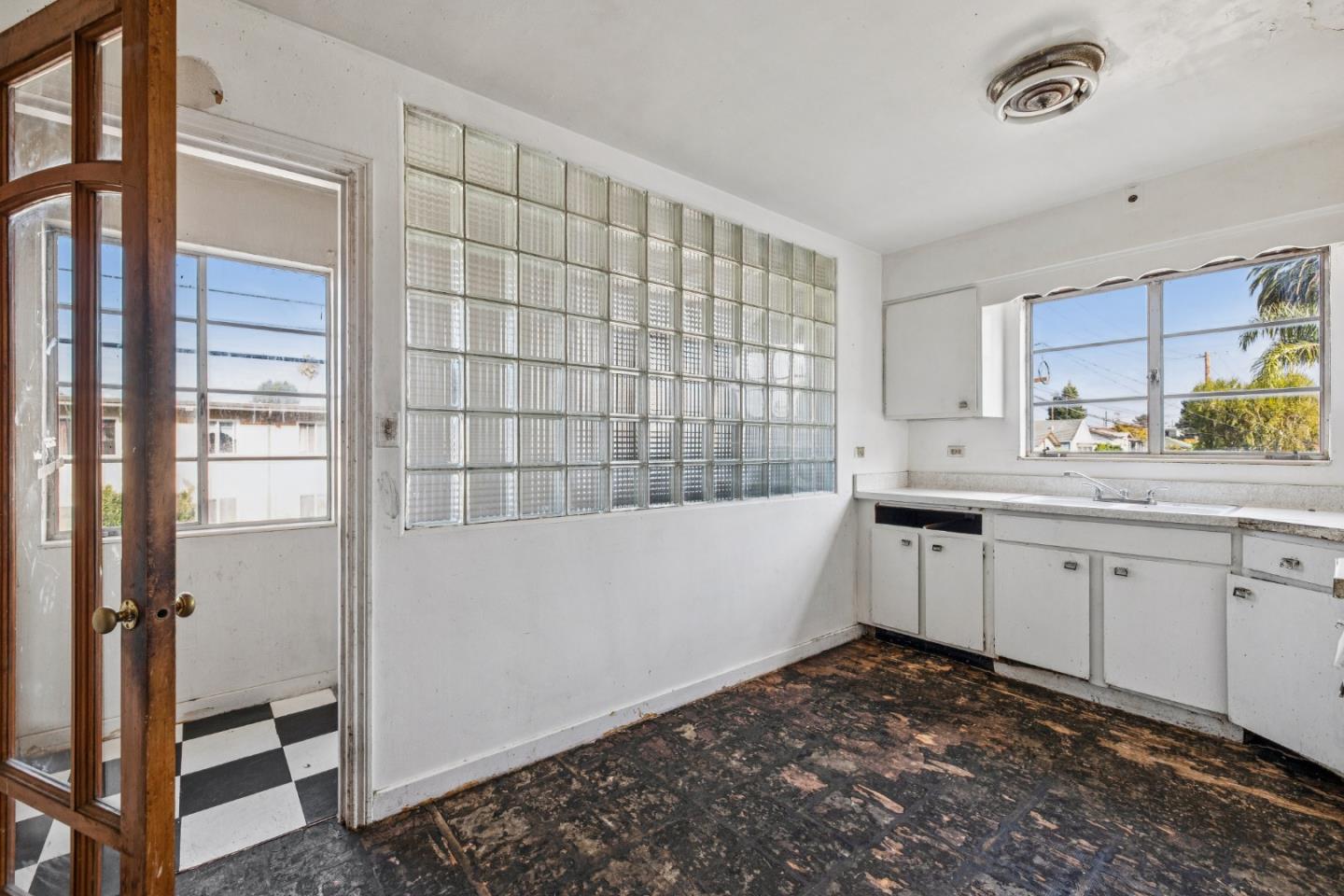 Detail Gallery Image 29 of 62 For 314 E Santa Inez Ave, San Mateo,  CA 94401 - 3 Beds | 2/1 Baths